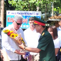 Chủ tịch Hội đồng Nhà nước và Hội đồng Bộ trưởng Cuba Miguel Mario Diáz-Canel Bermúdez đã khám phá địa đạo Củ Chi